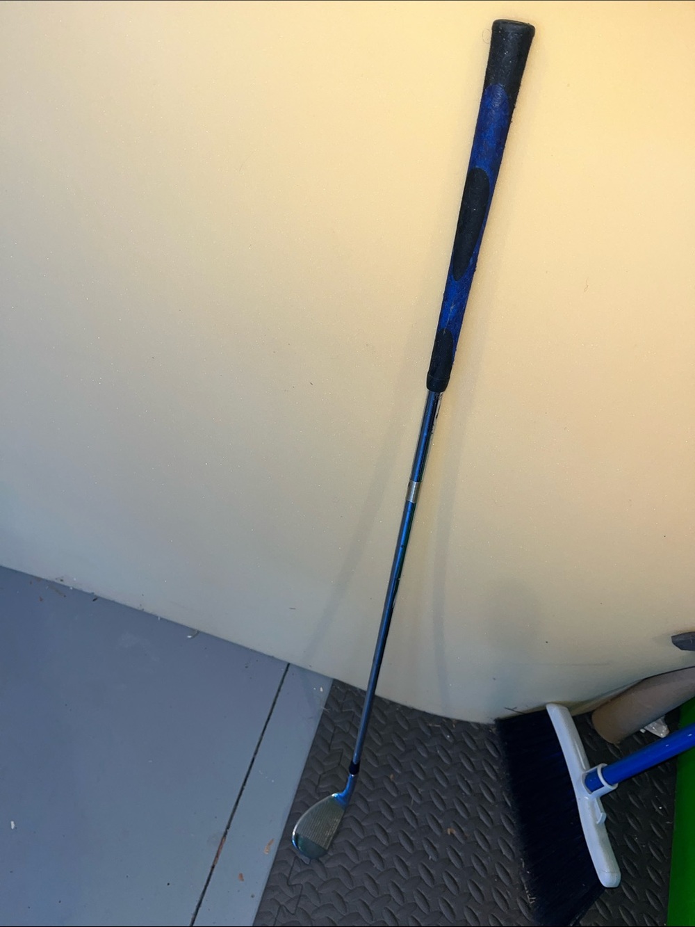 Titleist Vokey Design 52 degree wedge golf club needs grip Right Hand